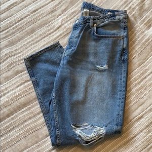 NWOT H&M distressed boyfriend jeans